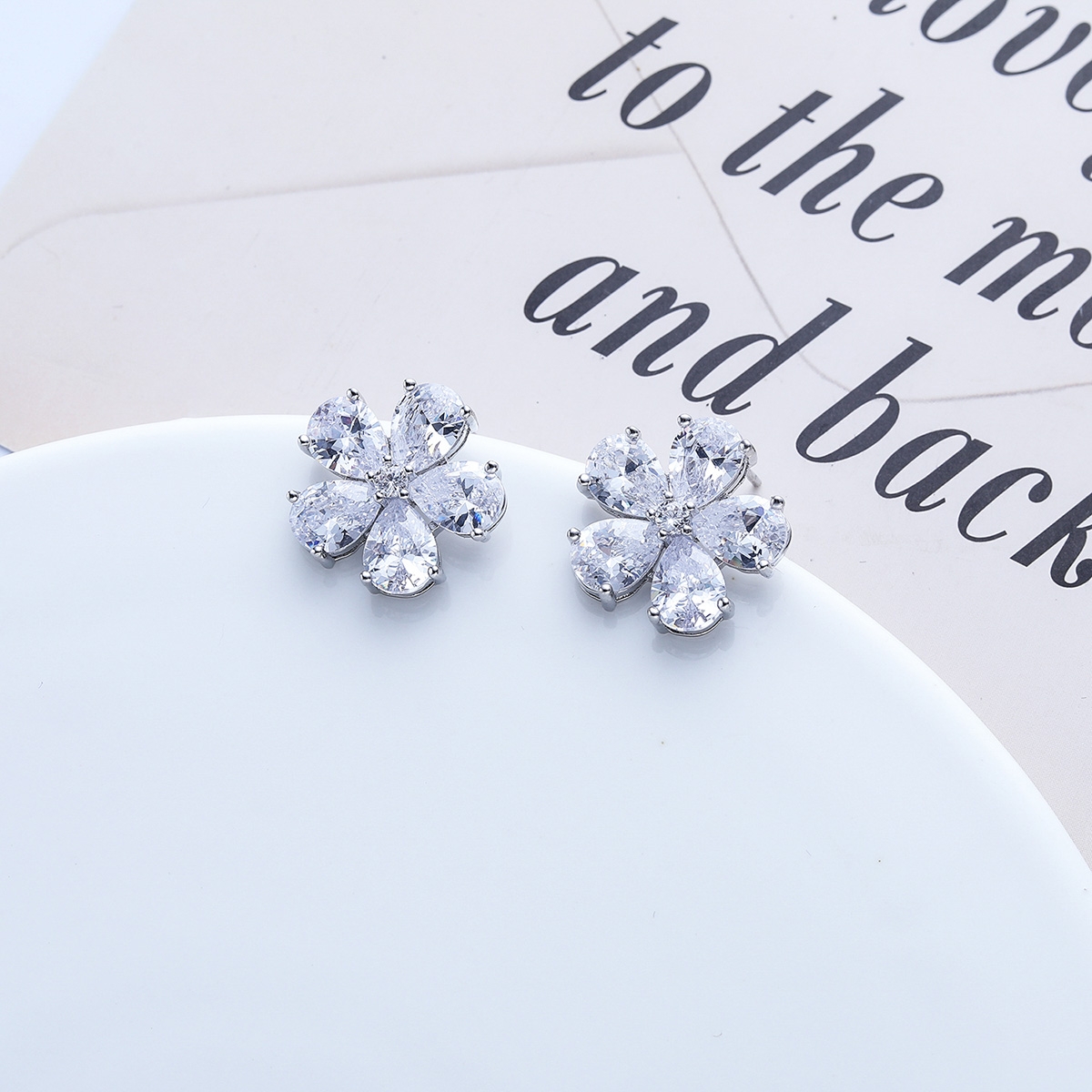 Aretes Flor de Circonia Brillante- Veramorest