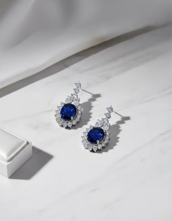 Aretes tipo lágrima con piedra azul zafiro y cristales brillantes - Veramorest