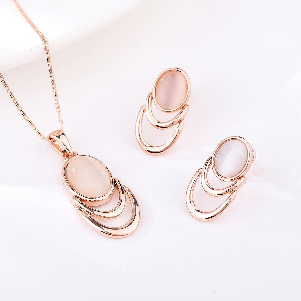 Set de Collar y Aretes Rosa Nude Veramorest