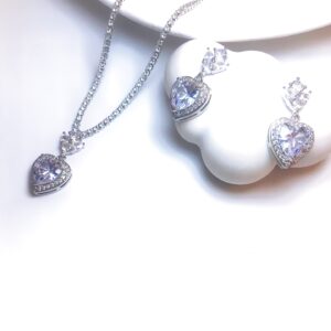 Set Corazón de Reina –Collar y Aretes Veramorest