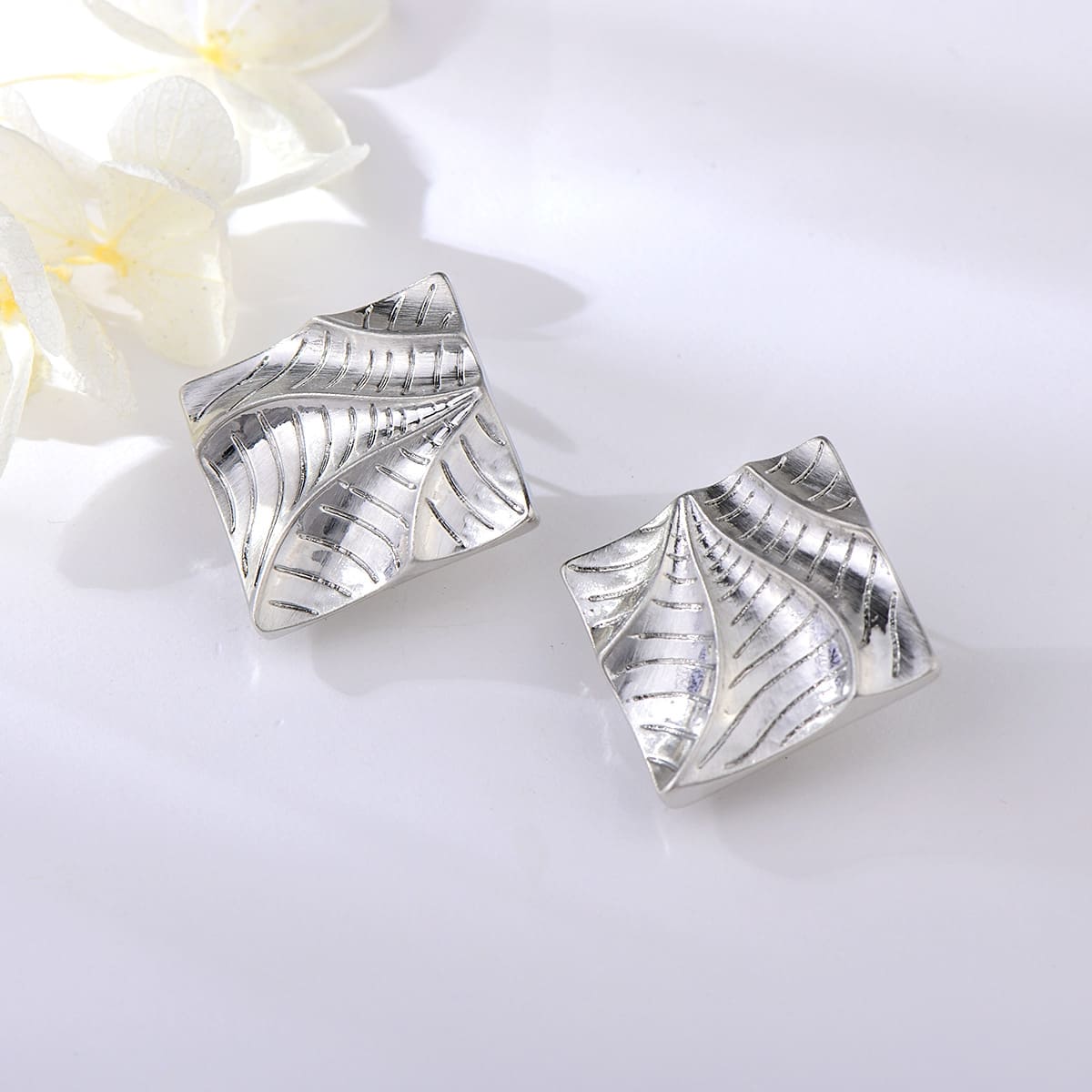 Aretes Platinados Rombo