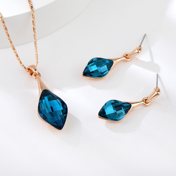 Set-Aretes-y-Collar-Azul-Veramorest-9018