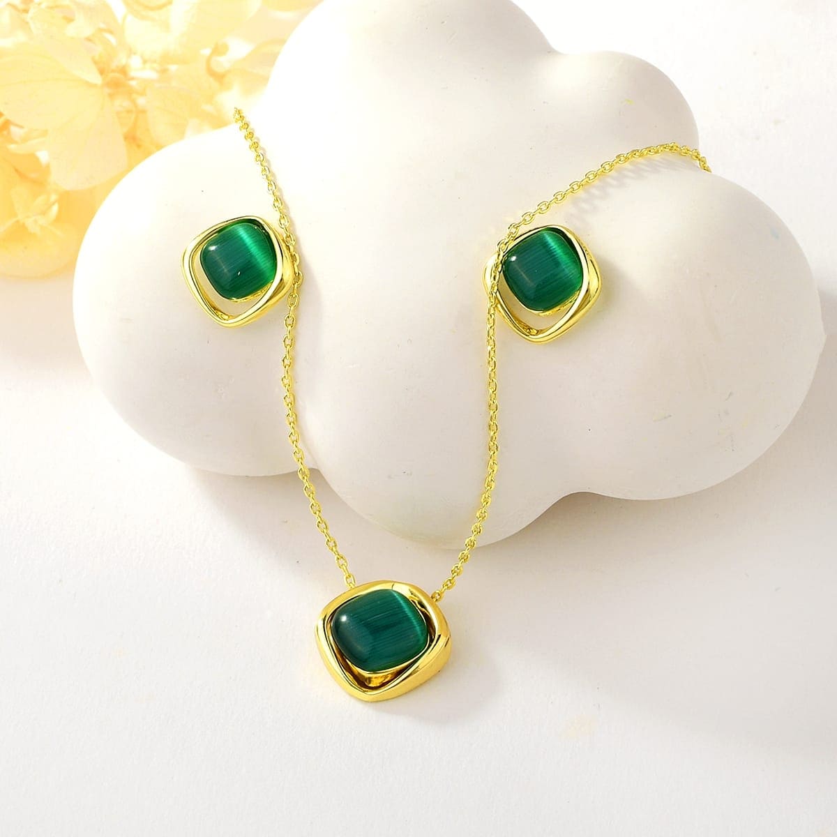 Set Aretes y Collar Veramorest - Verde Gold
