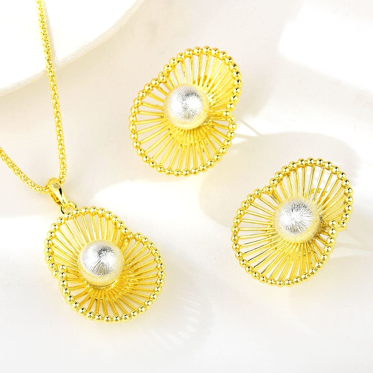 Set Aretes y Collar Flor Solar – Veramorest