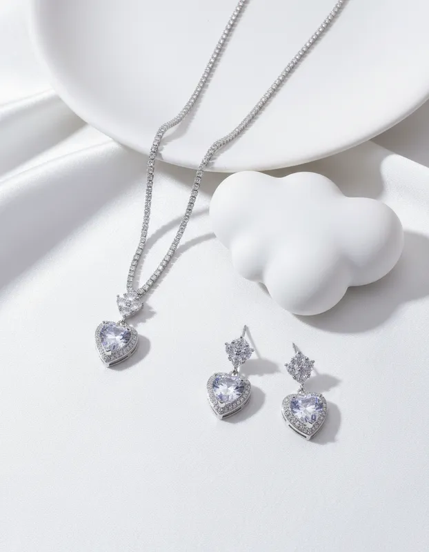 Set Corazón de Reina –Collar y Aretes Veramorest - Imagen 3