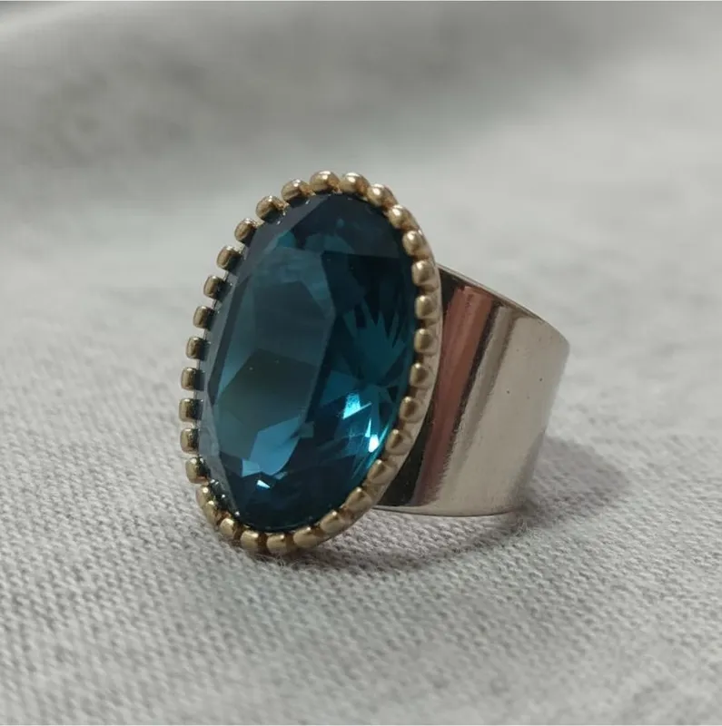 Anillo Vintage con Piedra Azul Ovalada | Veramorest