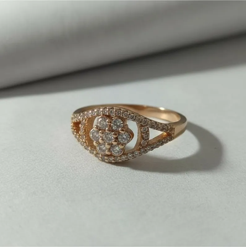 Anillo Floral con Brillantes  | Veramorest