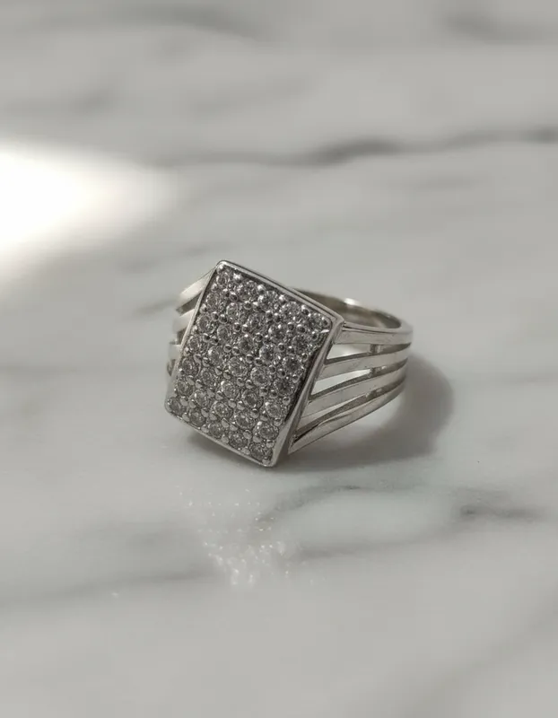 Anillo Plateado Brillante – Fortaleza con Propósito para Hombre o Mujer | Veramorest