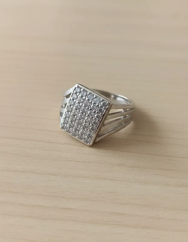 Anillo Plateado Brillante – Fortaleza con Propósito para Hombre o Mujer | Veramorest